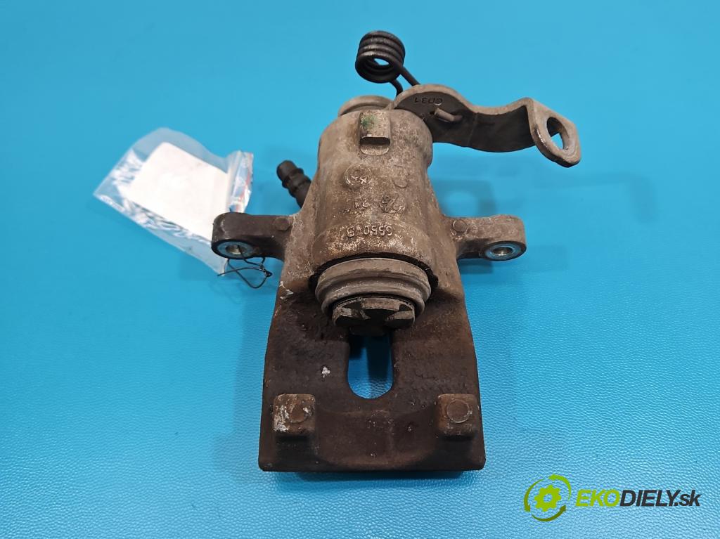 Kia Ceed II 2012-2018 1.6 crdi 128 HP manual 94 kW 1582 cm3 5- brzdič zadné ľavý  (Kľučka dverí ostatné)