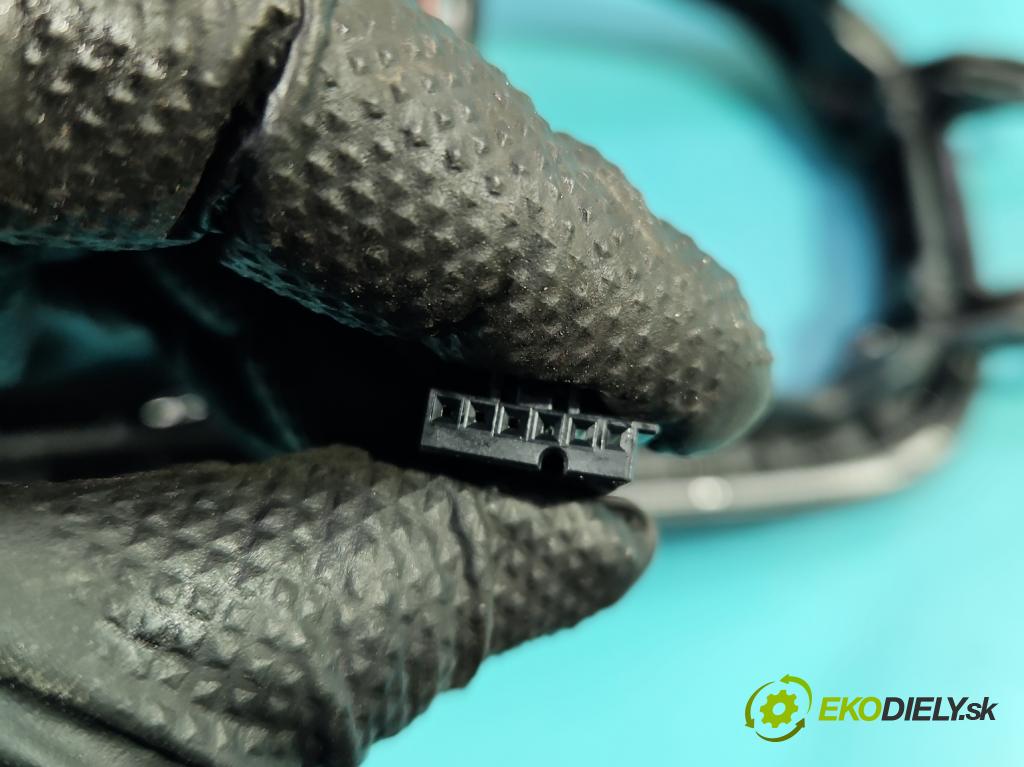 Mercedes E W213 2016-2023 2.0 CDI 194KM: automatic 143 kW 1950 cm3 4- Rukojeť: na nápoje: A2136806500 (Držiak (úchyt) na nápoje)