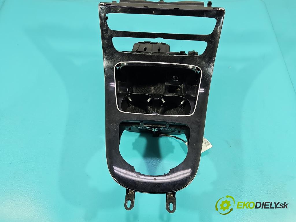 Mercedes E W213 2016-2023 2.0 CDI 194KM: automatic 143 kW 1950 cm3 4- Rukojeť: na nápoje: A2136806500 (Držiak (úchyt) na nápoje)