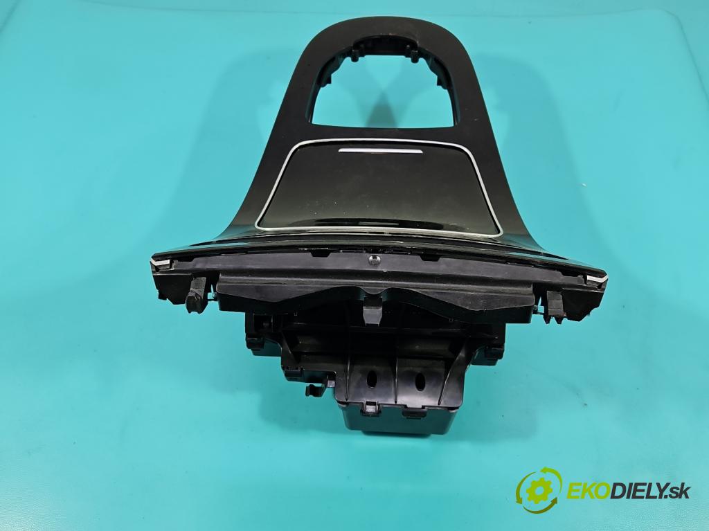 Mercedes E W213 2016-2023 2.0 CDI 194KM: automatic 143 kW 1950 cm3 4- Rukojeť: na nápoje: A2136806500 (Držiak (úchyt) na nápoje)