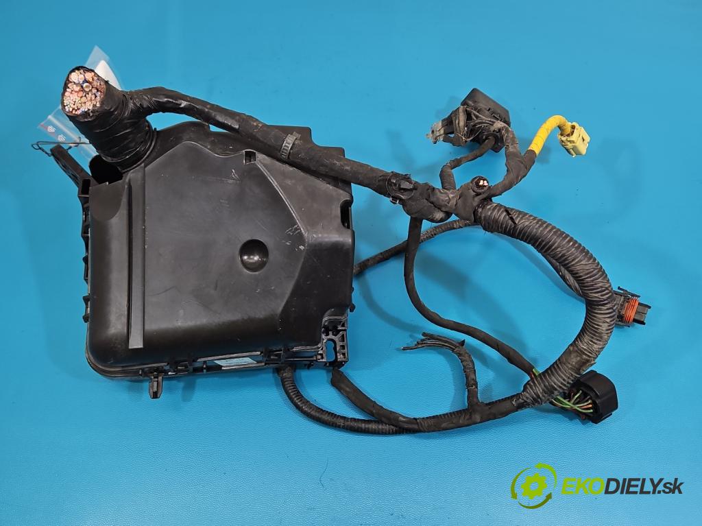 Kia Ceed II 2012-2018 1.6 crdi 128 hp manual 94 kW 1582 cm3 5- skříňka pojistková 91950-A2710 (Pojistková skříňka)