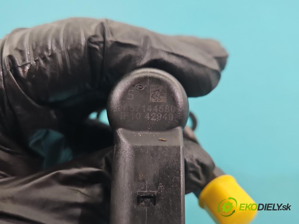 Peugeot 407 2.0 hdi 136 HP manual 100 kW 1997 cm3 4- vstrek 9657144580 (Vstrekovač paliva)