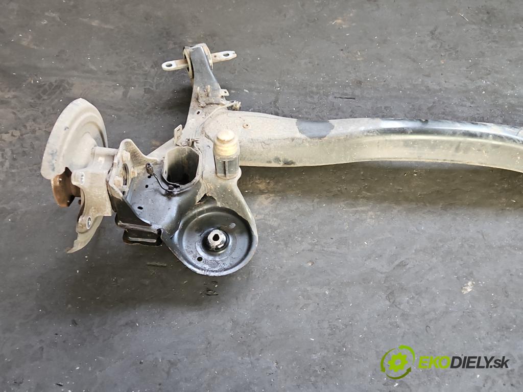 Citroen C5 Aircross 17-25 1.2 T 131 HP manual 96 kW 1199 cm3 5- zadna výstuha  (Výstuha zadná)