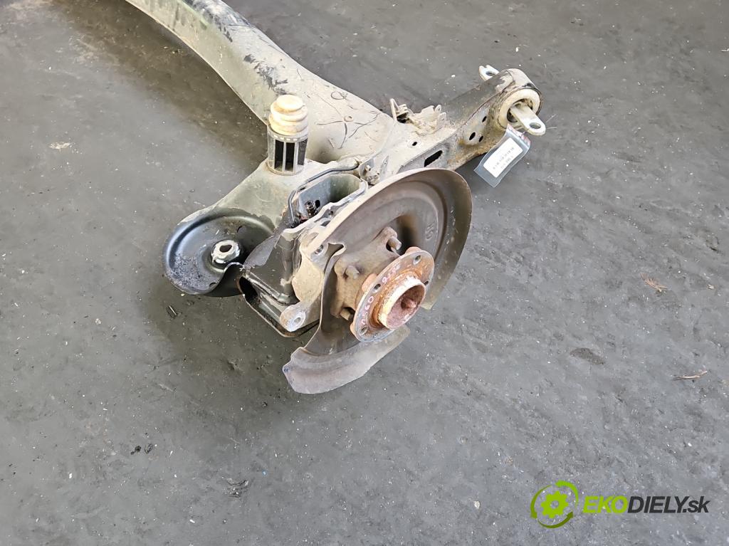 Citroen C5 Aircross 17-25 1.2 T 131 HP manual 96 kW 1199 cm3 5- zadna výstuha  (Výstuha zadná)