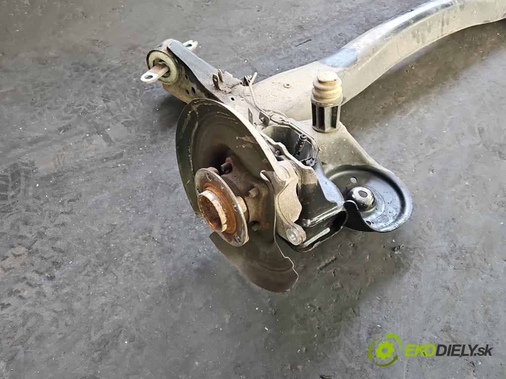 Citroen C5 Aircross 17-25 1.2 T 131 HP manual 96 kW 1199 cm3 5- zadna výstuha  (Výstuha zadná)