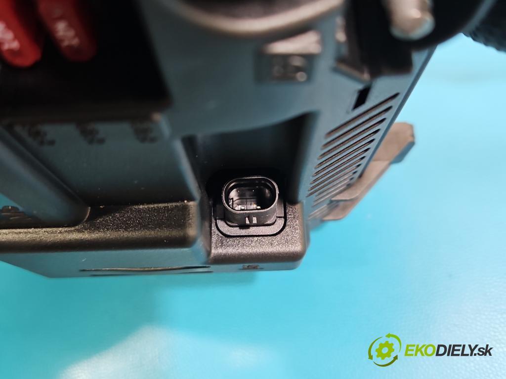 Mercedes S W222 2013-2020 3.0 cdi (656929) 340KM: automatic 250 kW 2925 cm3 4- skrinka poistka A2225406040 (Poistková skrinka)