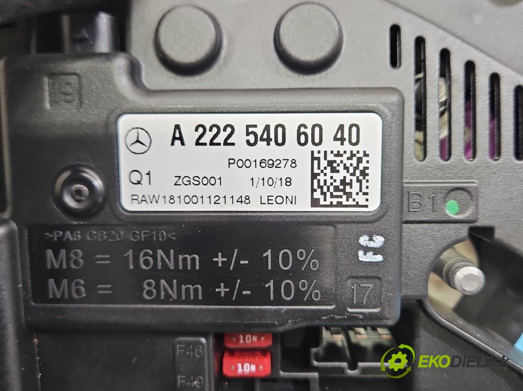 Mercedes S W222 2013-2020 3.0 cdi (656929) 340KM: automatic 250 kW 2925 cm3 4- skrinka poistka A2225406040 (Poistková skrinka)
