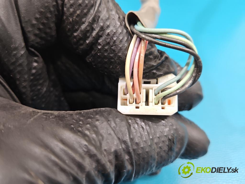 Toyota Rav4 IV 2013-2018 2.0 D4D 124hp manual 91 kW 1998 cm3 5- zrkadlo ľavé  (Kľučka dverí ostatné)