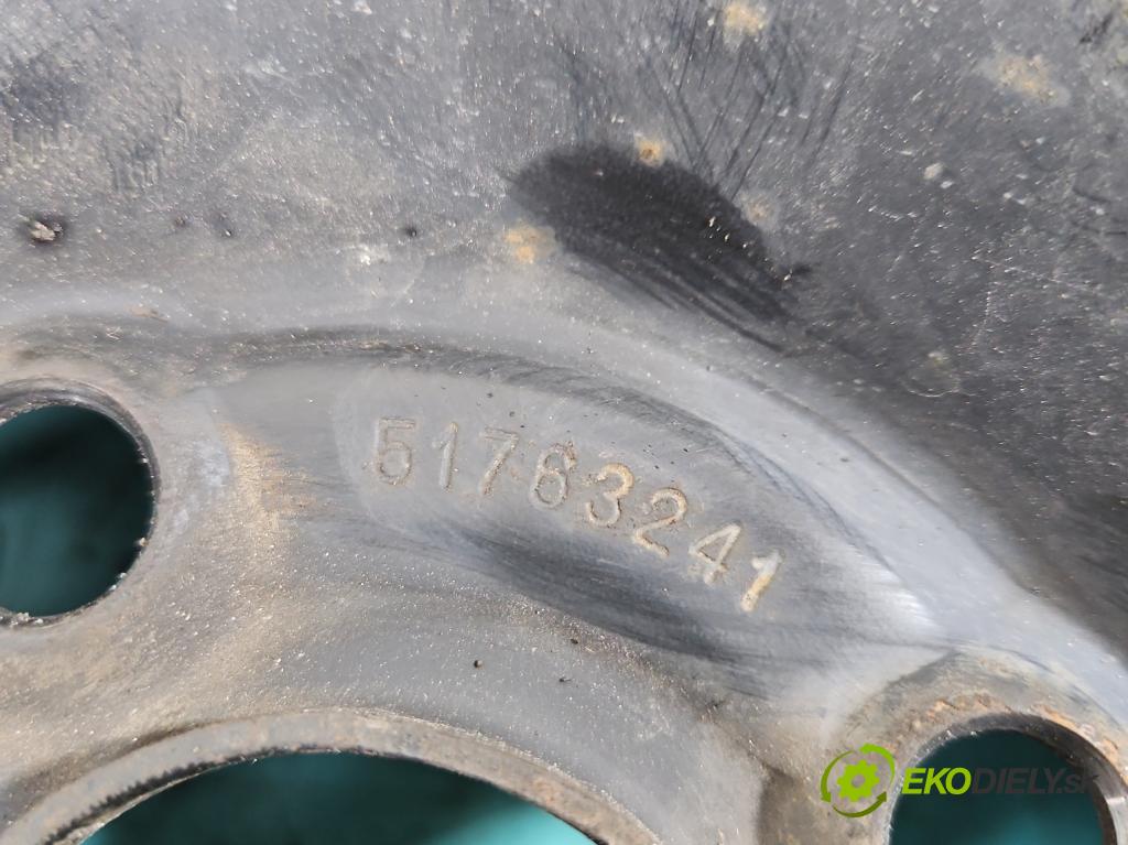 Fiat Punto Grande 1.4 8V 77 HP manual 57 kW 1368 cm3 5- Disk oceľový 15"