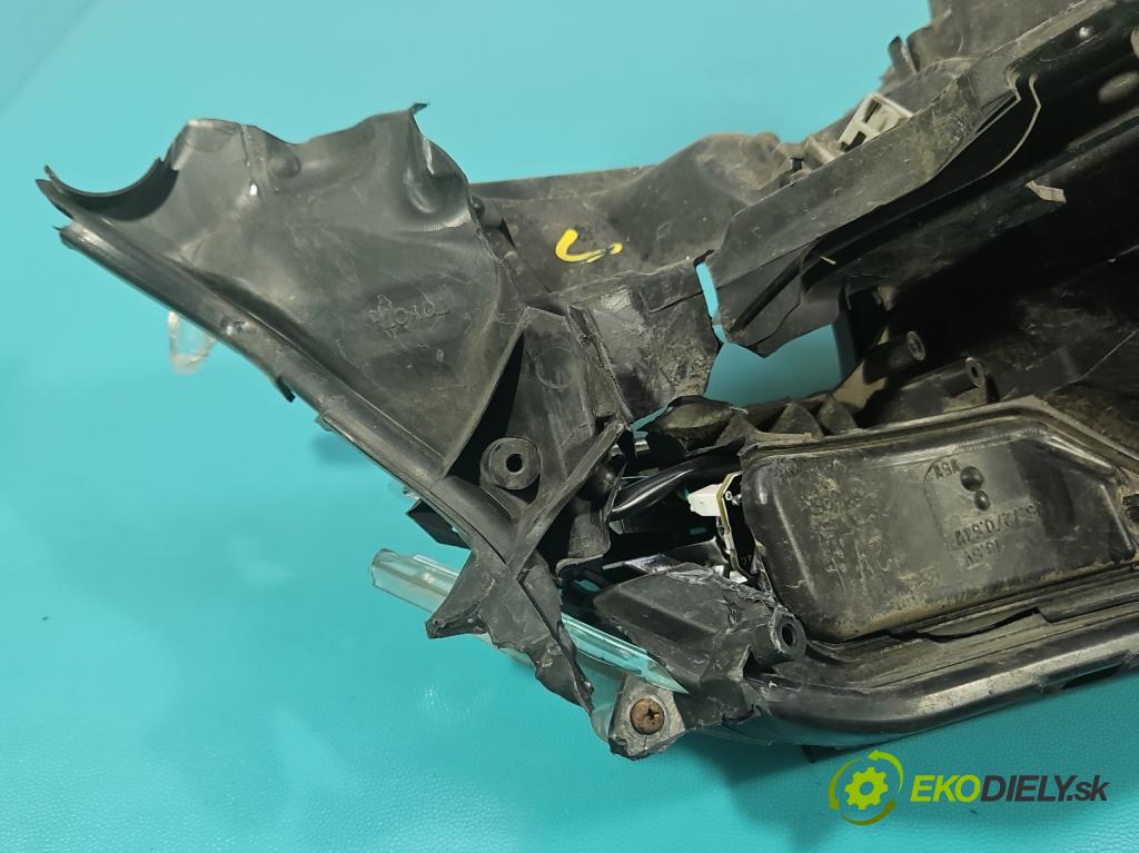 Toyota Rav4 IV 2013-2018 2.0 D4D 124hp manual 91 kW 1998 cm3 5- Reflektor: ľavý  (Kľučka dverí ostatné)