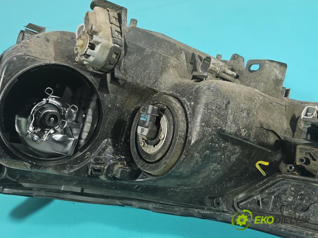 Toyota Rav4 IV 2013-2018 2.0 D4D 124hp manual 91 kW 1998 cm3 5- Reflektor: pravý  (Svetlo predné pravé)