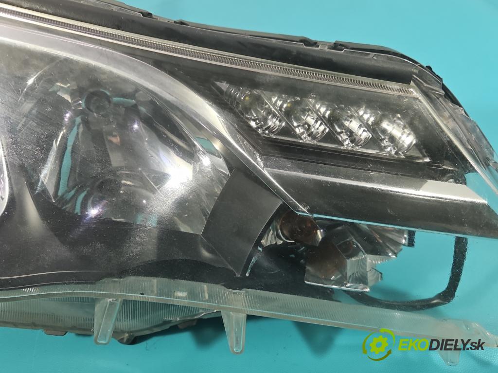 Toyota Rav4 IV 2013-2018 2.0 D4D 124hp manual 91 kW 1998 cm3 5- Reflektor: pravý  (Svetlo predné pravé)