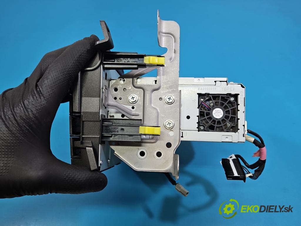 Toyota Rav4 IV 2013-2018 2.0 D4D 124hp manual 91 kW 1998 cm3 5- Radio originál 86140-42210