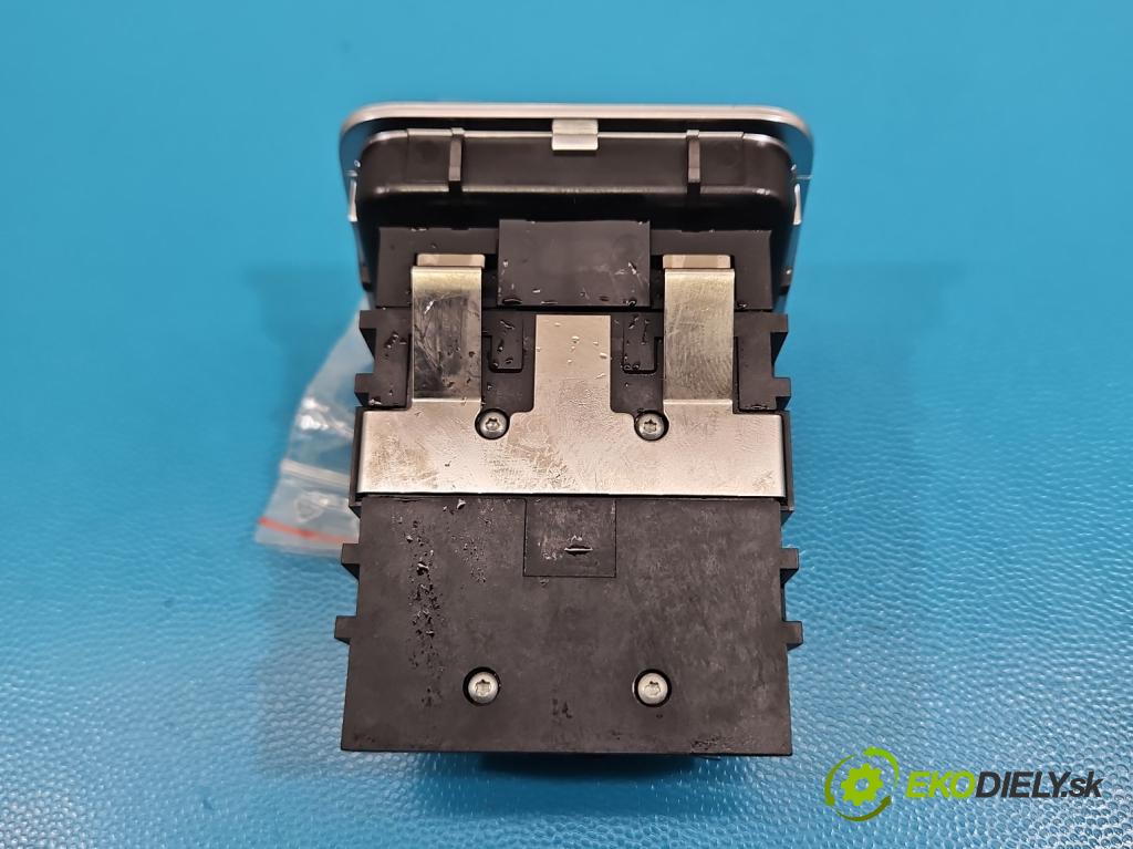 Mercedes S W222 2013-2020 3.0 cdi (656929) 340KM: automatic 250 kW 2925 cm3 4- prepínač brzda: ručný A2229057402 (Prepínacie páčky pod volantom)