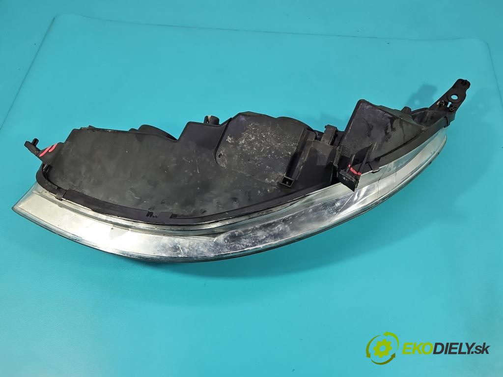 Peugeot 407 2.0 hdi 136 HP manual 100 kW 1997 cm3 4- Reflektor: pravý 0301213204 (Svetlo predné pravé)