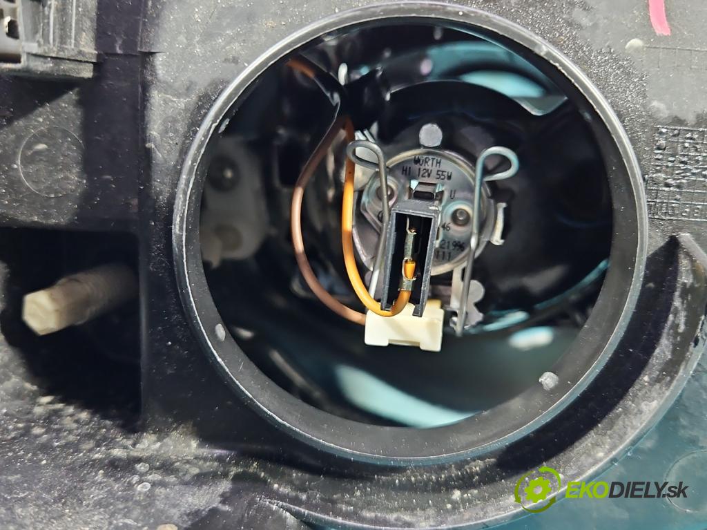 Peugeot 407 2.0 hdi 136 HP manual 100 kW 1997 cm3 4- Reflektor: pravý 0301213204 (Svetlo predné pravé)