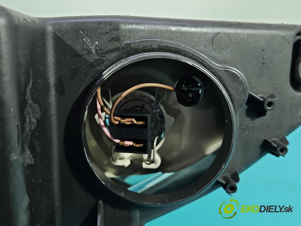 Peugeot 407 2.0 hdi 136 HP manual 100 kW 1997 cm3 4- Reflektor: pravý 0301213204 (Svetlo predné pravé)