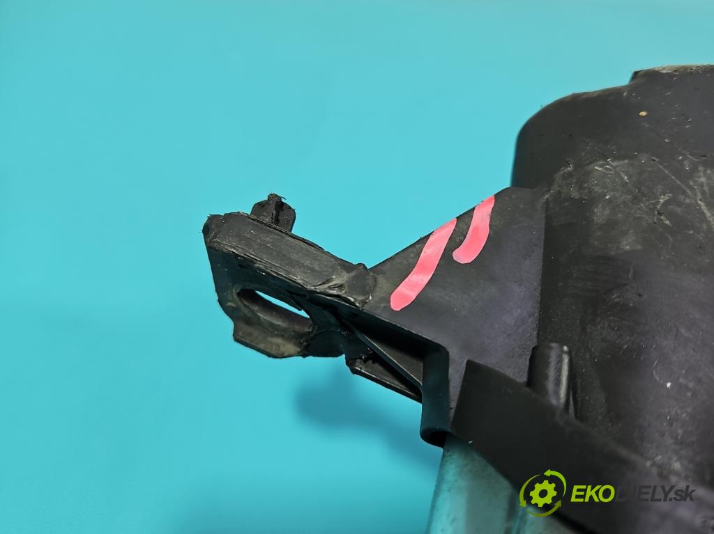 Peugeot 407 2.0 hdi 136 HP manual 100 kW 1997 cm3 4- Reflektor: pravý 0301213204 (Svetlo predné pravé)