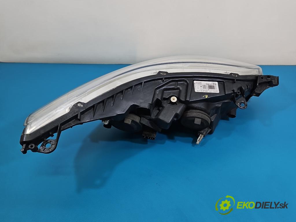 Citroen C4 I 2004-2011 1.6 16V 120 HP manual 88 kW 1598 cm3 5- Reflektor: ľavý 9684381980 (Kľučka dverí ostatné)