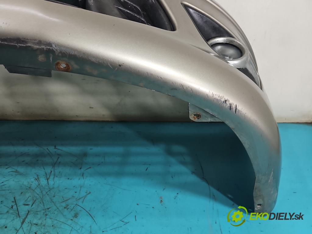 Citroen C4 I 2004-2011 1.6 16V 120 hp manual 88 kW 1598 cm3 5- nárazník přední  (Klika dveří ostatní)