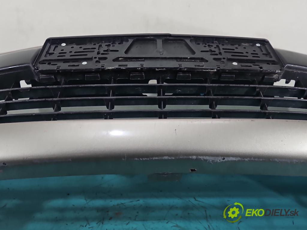 Citroen C4 I 2004-2011 1.6 16V 120 hp manual 88 kW 1598 cm3 5- nárazník přední  (Klika dveří ostatní)