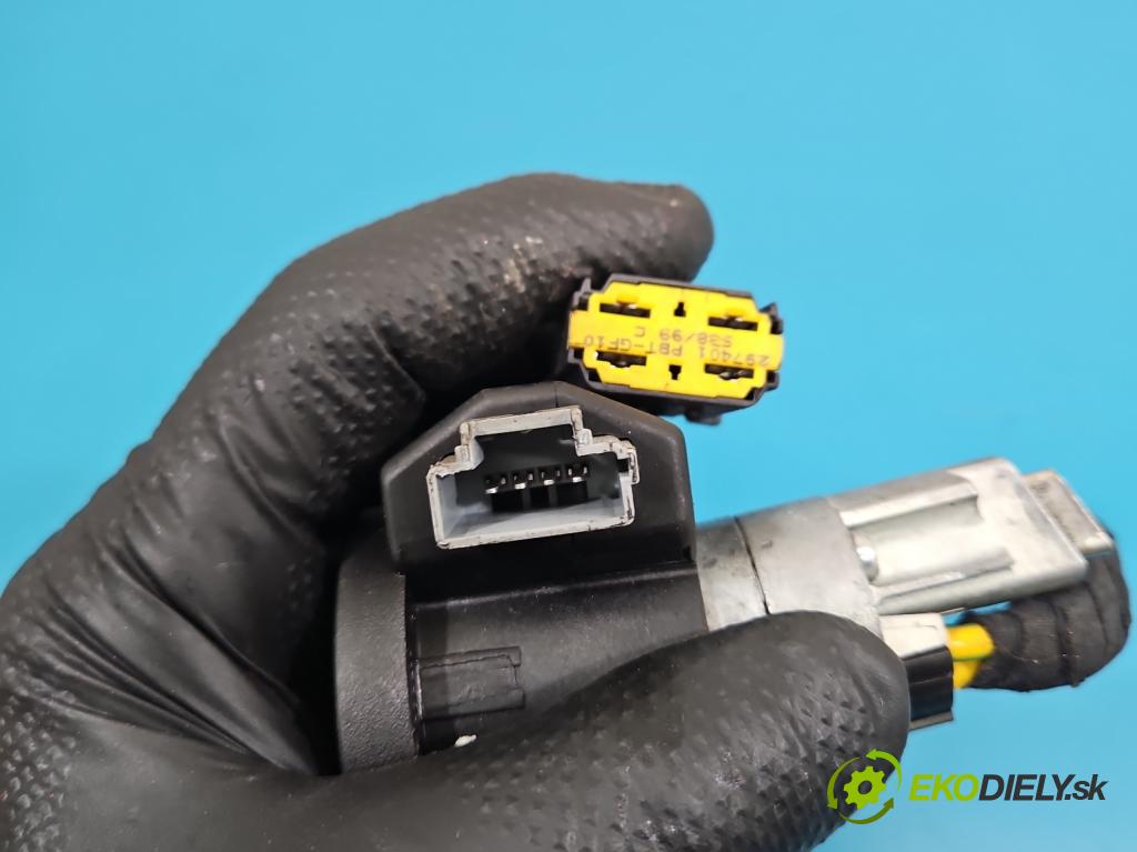 Renault Clio II 1998-2012 1.2 8V 58 HP manual 43 kW 1149 cm3 5- riadiaca jednotka motora 7700115207