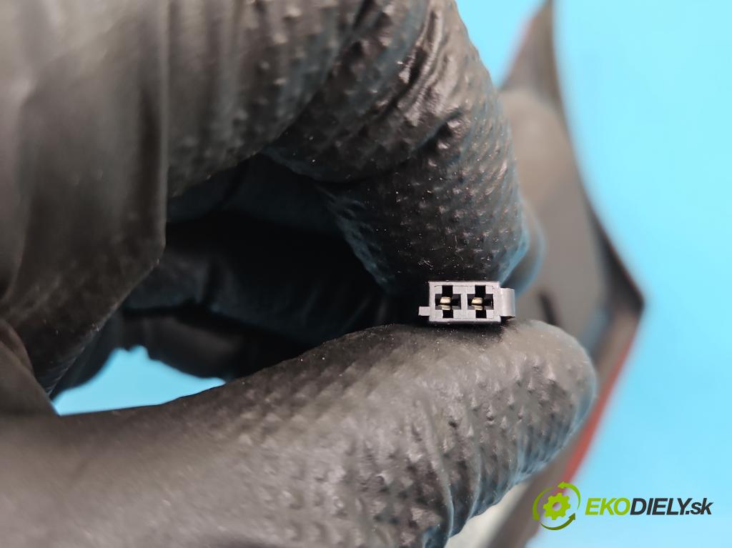 Opel Insignia A 2008-2017 2.0 cdti 170 HP manual 125 kW 1956 cm3 4- svetlo / reflektor zadné ľavé 22756313 (Kľučka dverí ostatné)