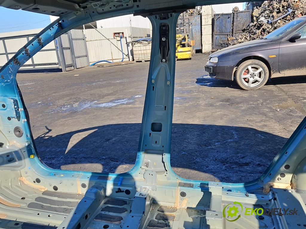 Citroen C5 Aircross 17-25 1.2 T 131 HP manual 96 kW 1199 cm3 5- Práh: pravý  (Karoséria ostatné)