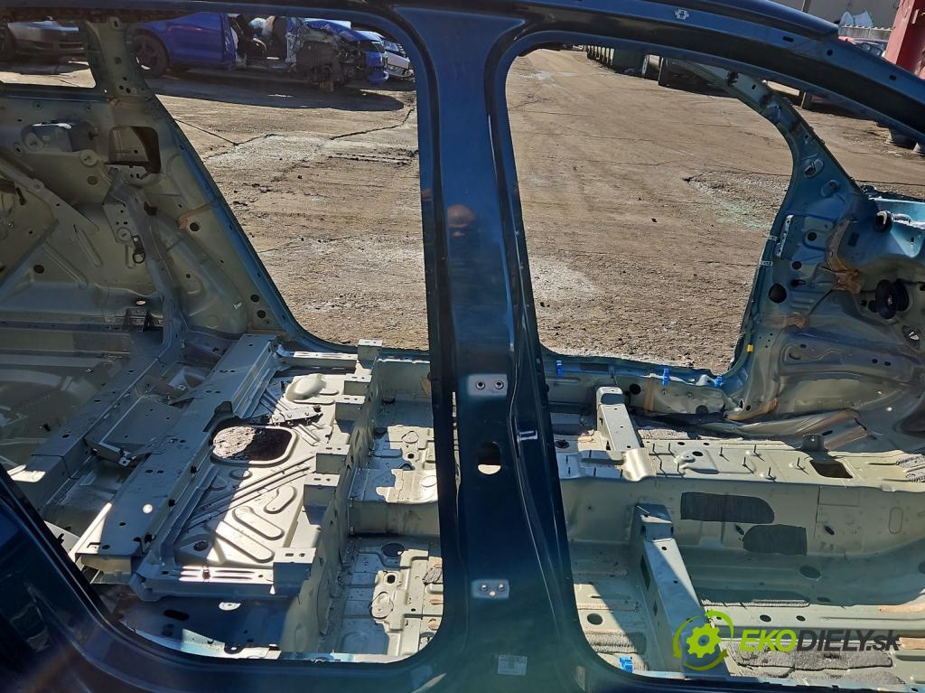 Citroen C5 Aircross 17-25 1.2 T 131 HP manual 96 kW 1199 cm3 5- Práh: pravý  (Karoséria ostatné)