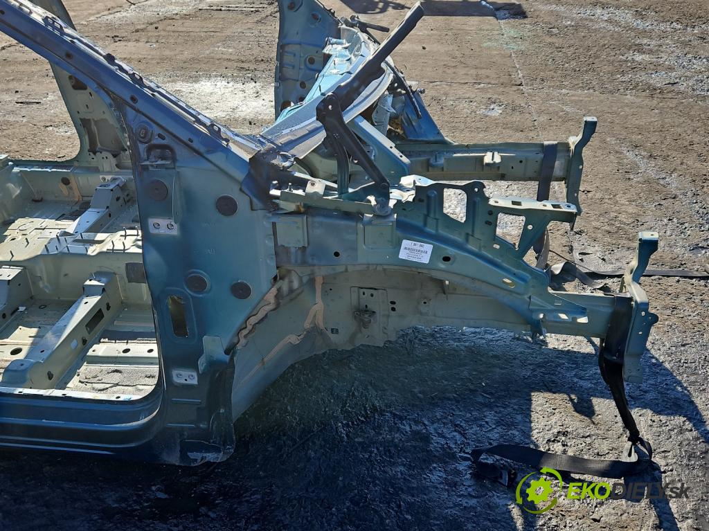 Citroen C5 Aircross 17-25 1.2 T 131 HP manual 96 kW 1199 cm3 5- štvrťka pravé 