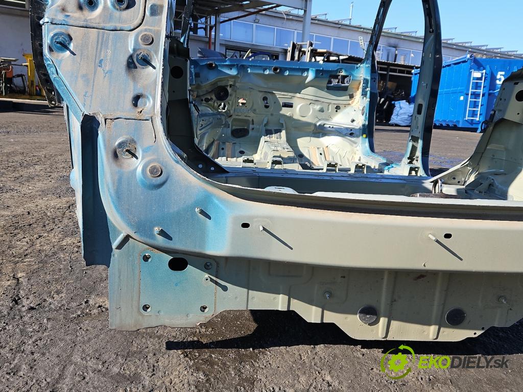 Citroen C5 Aircross 17-25 1.2 T 131 HP manual 96 kW 1199 cm3 5- pas zadní: