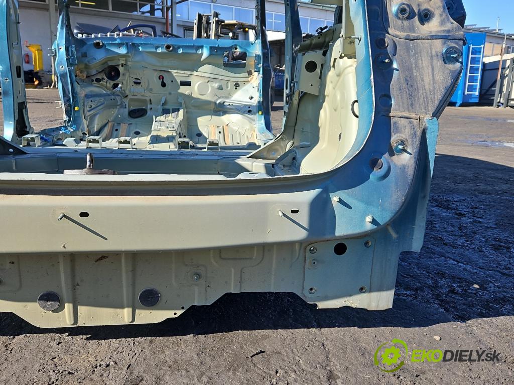 Citroen C5 Aircross 17-25 1.2 T 131 HP manual 96 kW 1199 cm3 5- pas zadní: