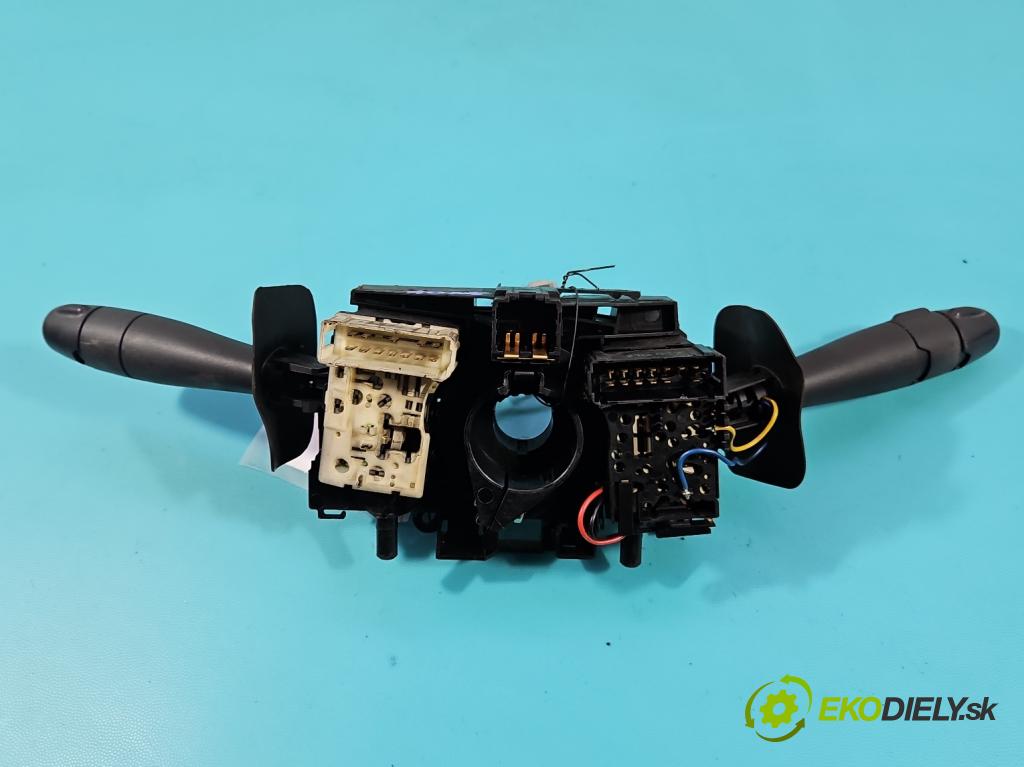 Renault Clio II 1998-2012 1.2 8V 58 hp manual 43 kW 1149 cm3 5- Přepínač sdružený 8200058679 (Páčky pod volantem)