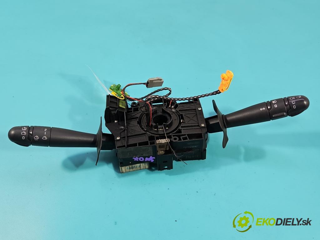 Renault Clio II 1998-2012 1.2 8V 58 hp manual 43 kW 1149 cm3 5- Přepínač sdružený 8200058679 (Páčky pod volantem)