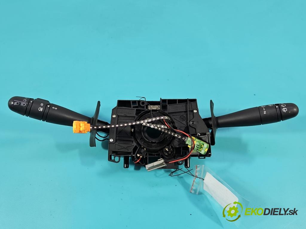 Renault Clio II 1998-2012 1.2 8V 58 hp manual 43 kW 1149 cm3 5- Přepínač sdružený 8200058679 (Páčky pod volantem)