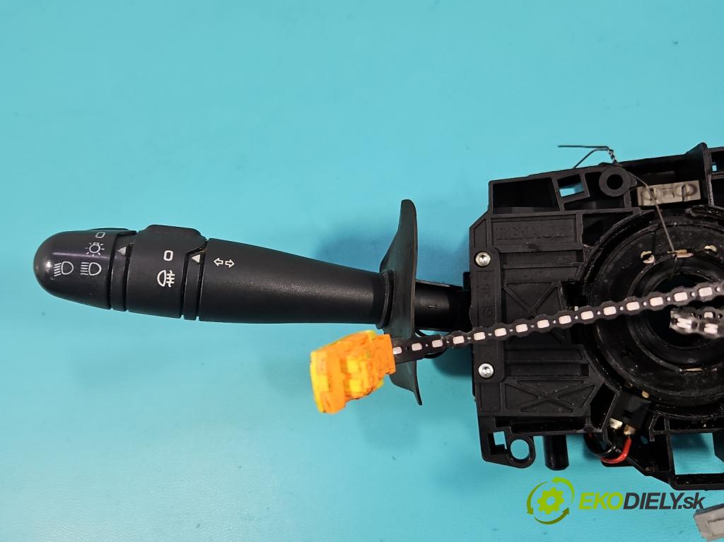 Renault Clio II 1998-2012 1.2 8V 58 hp manual 43 kW 1149 cm3 5- Přepínač sdružený 8200058679 (Páčky pod volantem)