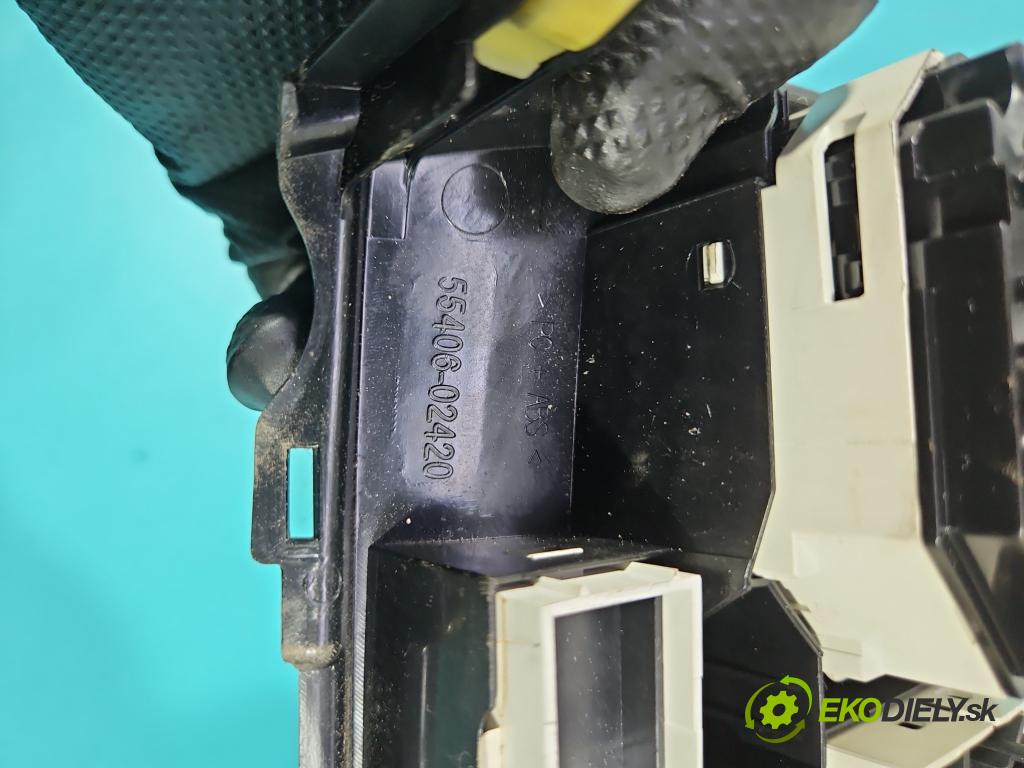 Toyota Auris I 2006-2013 1.3 vvti 99 HP manual 73 kW 1329 cm3 5- panel kúrenia 55406-02420