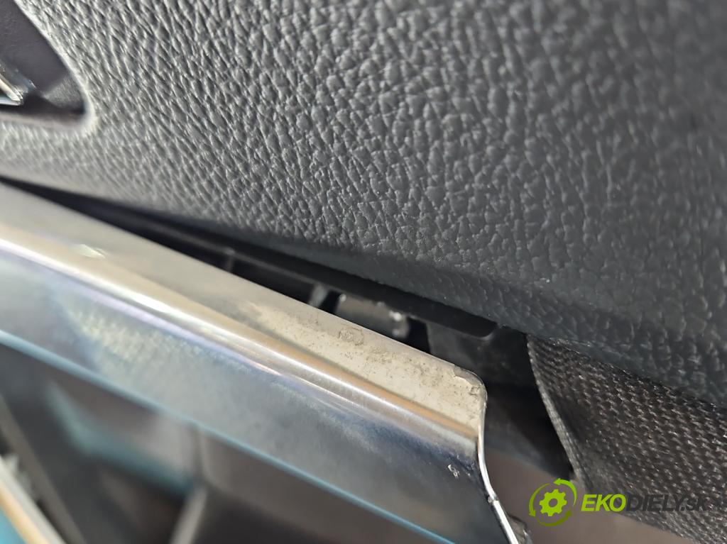 Opel Insignia A 2008-2017 2.0 cdti B20DTH 170 hp manual 125 kW 1956 cm3 5- dveře zadní pravé  (Klika dveří ostatní)