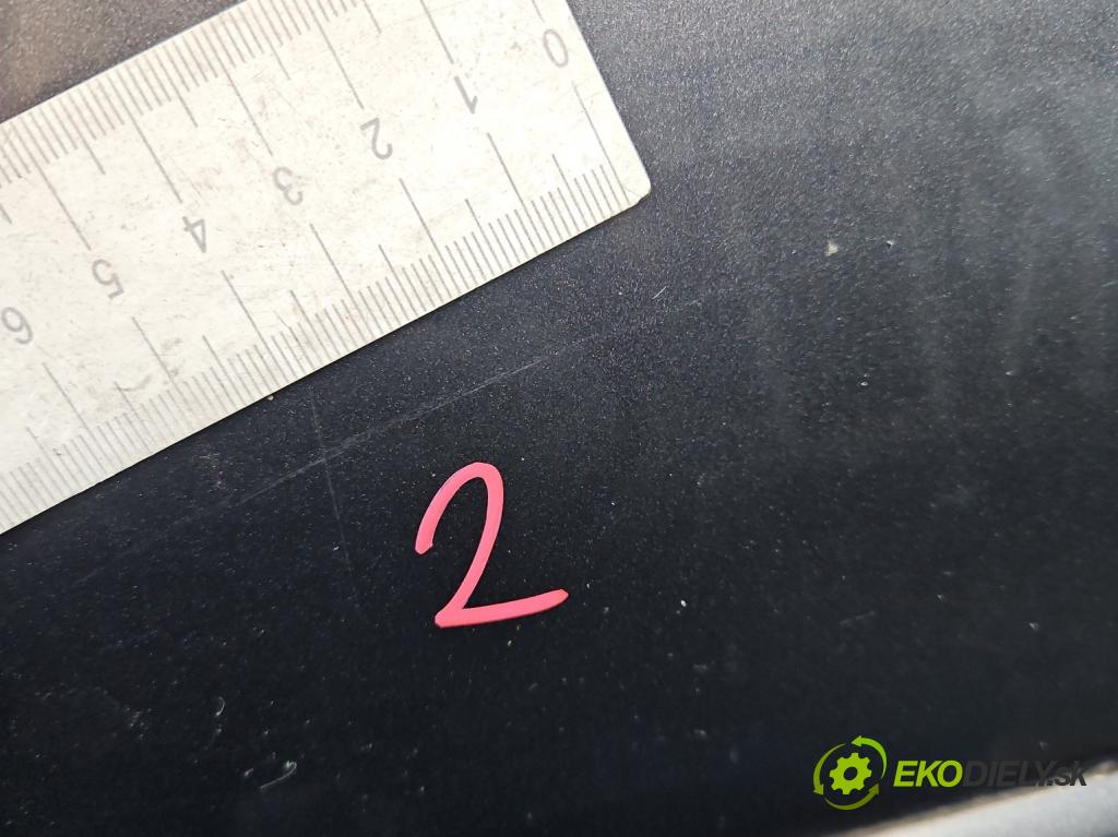 Toyota Auris I 2006-2013 1.3 vvti 99 hp manual 73 kW 1329 cm3 5- zadní kufrové dveře  (Zadní kapota (kufr))