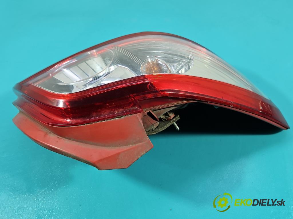 Toyota Auris I 2006-2013 1.3 vvti 99 HP manual 73 kW 1329 cm3 5- svetlo / reflektor zadné ľavé 81560-02540 (Kľučka dverí ostatné)