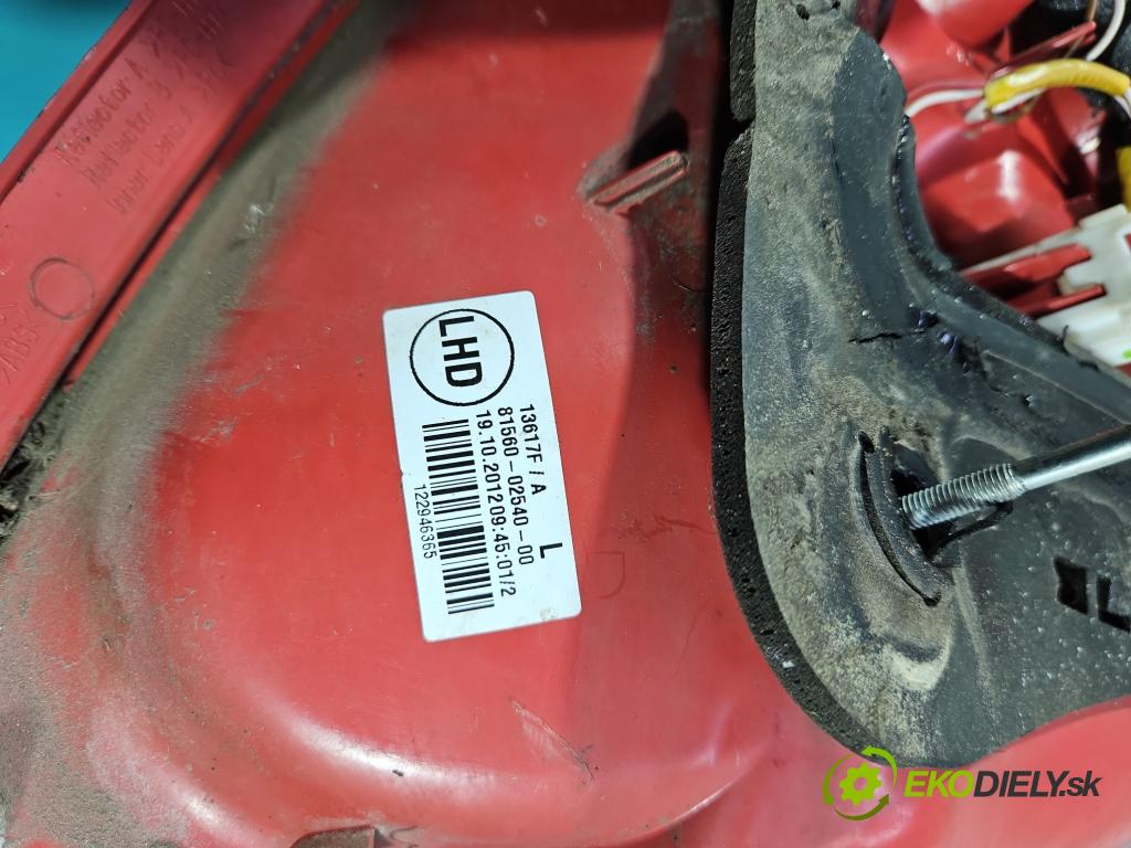 Toyota Auris I 2006-2013 1.3 vvti 99 HP manual 73 kW 1329 cm3 5- svetlo / reflektor zadné ľavé 81560-02540 (Kľučka dverí ostatné)