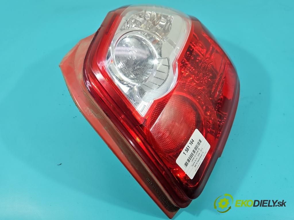 Toyota Auris I 2006-2013 1.3 vvti 99 HP manual 73 kW 1329 cm3 5- svetlo / reflektor zadné pravé 81550-02540 (Kľučka dverí ostatné)