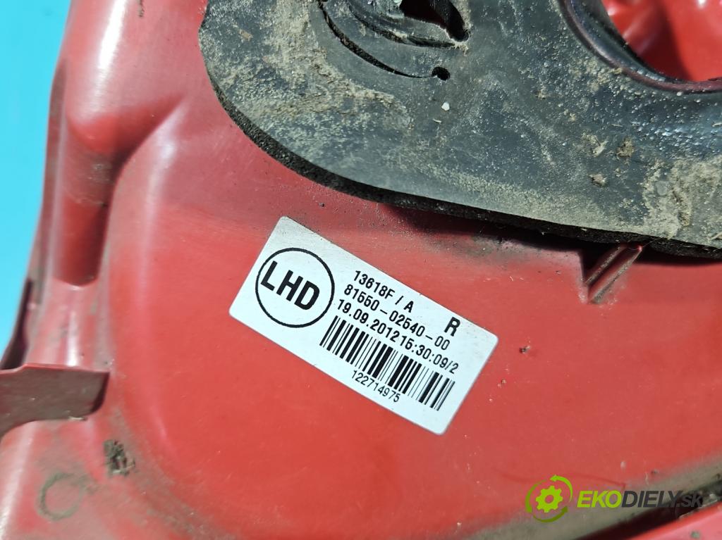 Toyota Auris I 2006-2013 1.3 vvti 99 HP manual 73 kW 1329 cm3 5- svetlo / reflektor zadné pravé 81550-02540 (Kľučka dverí ostatné)