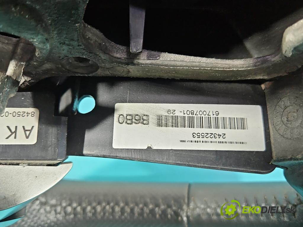 Toyota Auris I 2006-2013 1.3 vvti 99 HP manual 73 kW 1329 cm3 5- volant  (Volant)