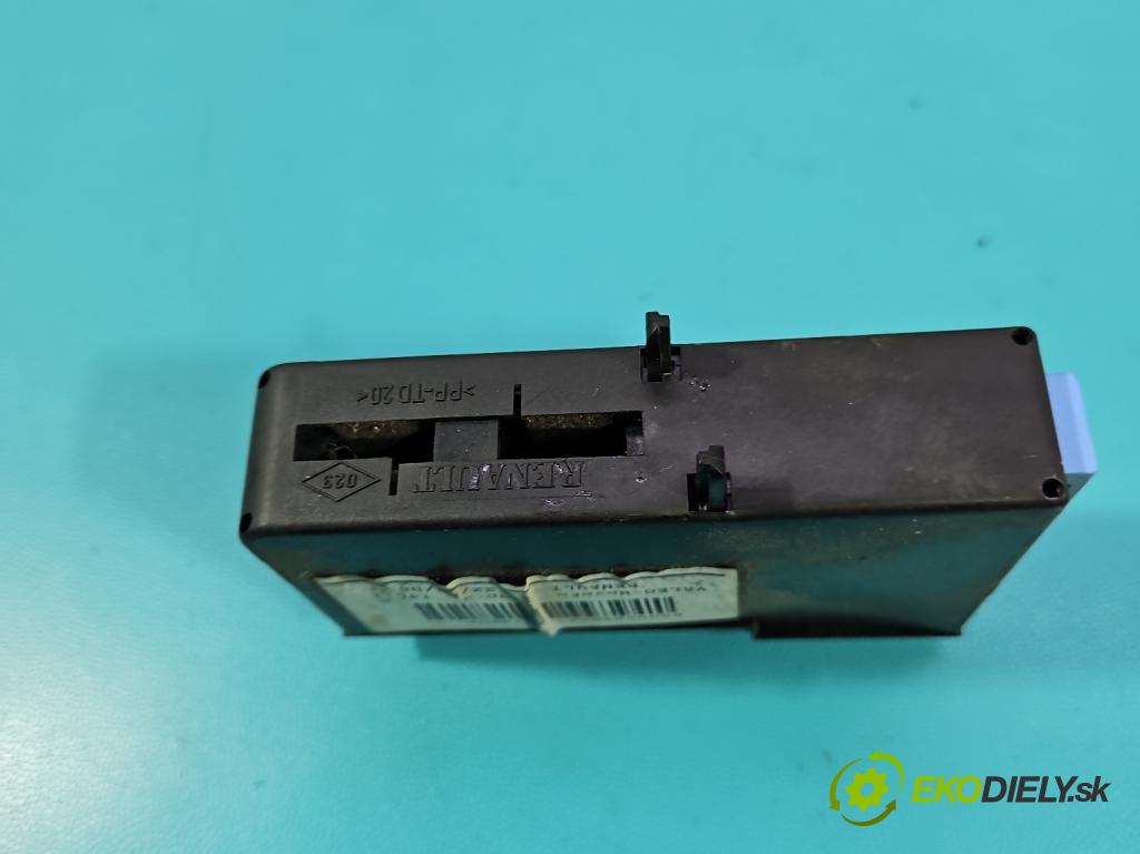 Renault Laguna II 2001-2007 1.6 16V 111KM manual 82 kW 1598 cm3 5- Čtenář: kárt 8200224594