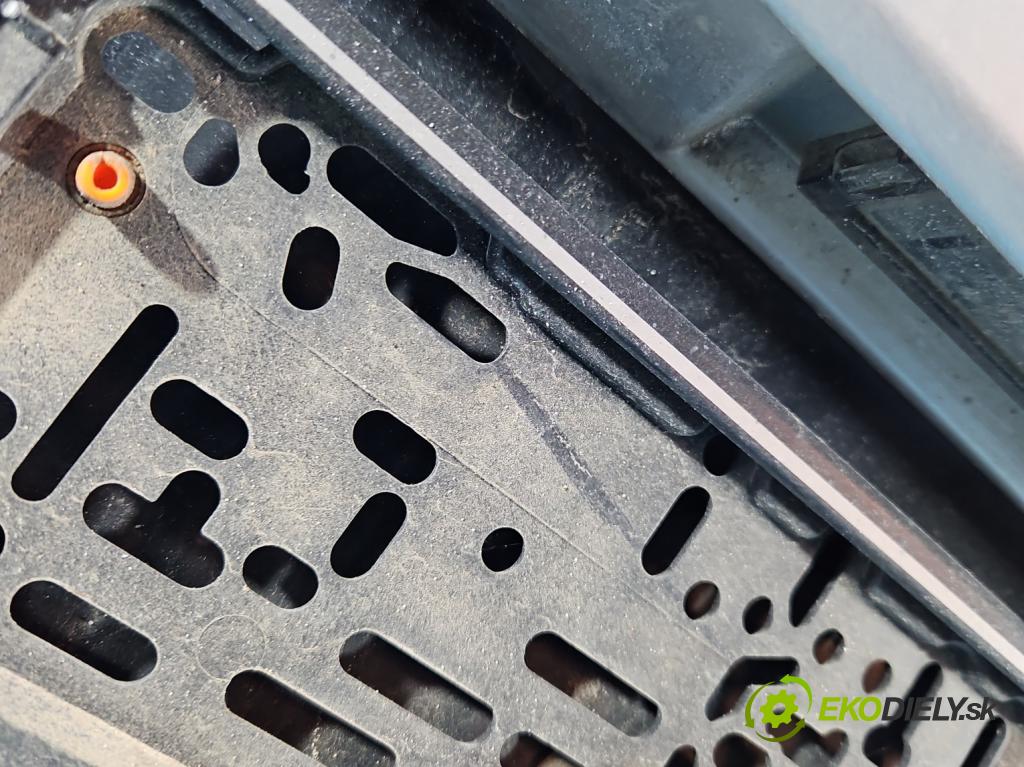 Renault Scenic III 2009-2016 1.4 131 HP manual 96 kW 1397 cm3 5- zadna kufor  (Kapota zadná (kufor))