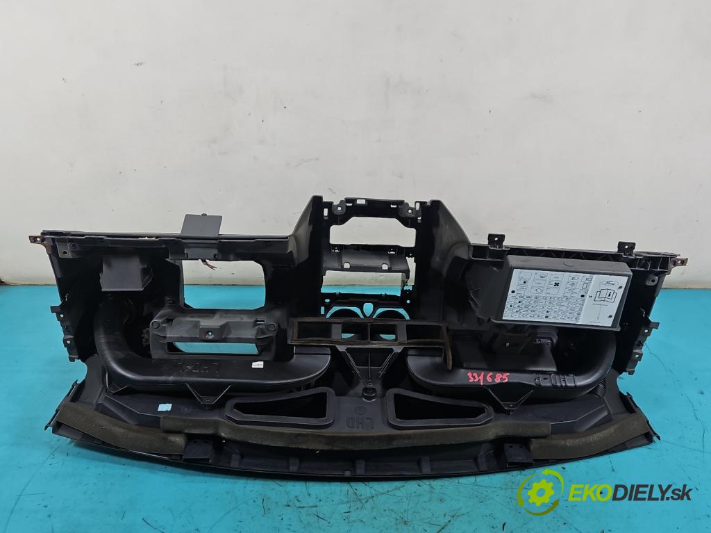 Ford Fusion 1.4 16V 80 HP manual 59 kW 1388 cm3 5- kokpit,pristrojová doska rozdeľovacia