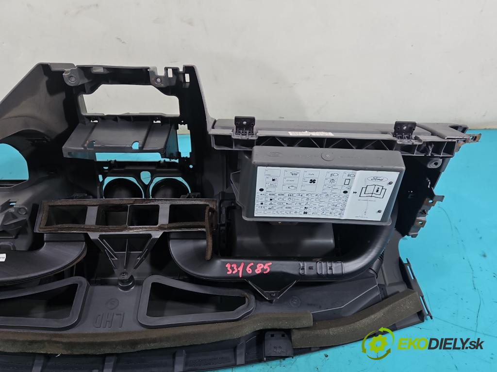 Ford Fusion 1.4 16V 80 HP manual 59 kW 1388 cm3 5- kokpit,pristrojová doska rozdeľovacia