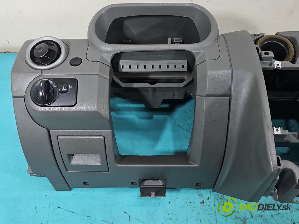 Ford Fusion 1.4 16V 80 HP manual 59 kW 1388 cm3 5- kokpit,pristrojová doska rozdeľovacia