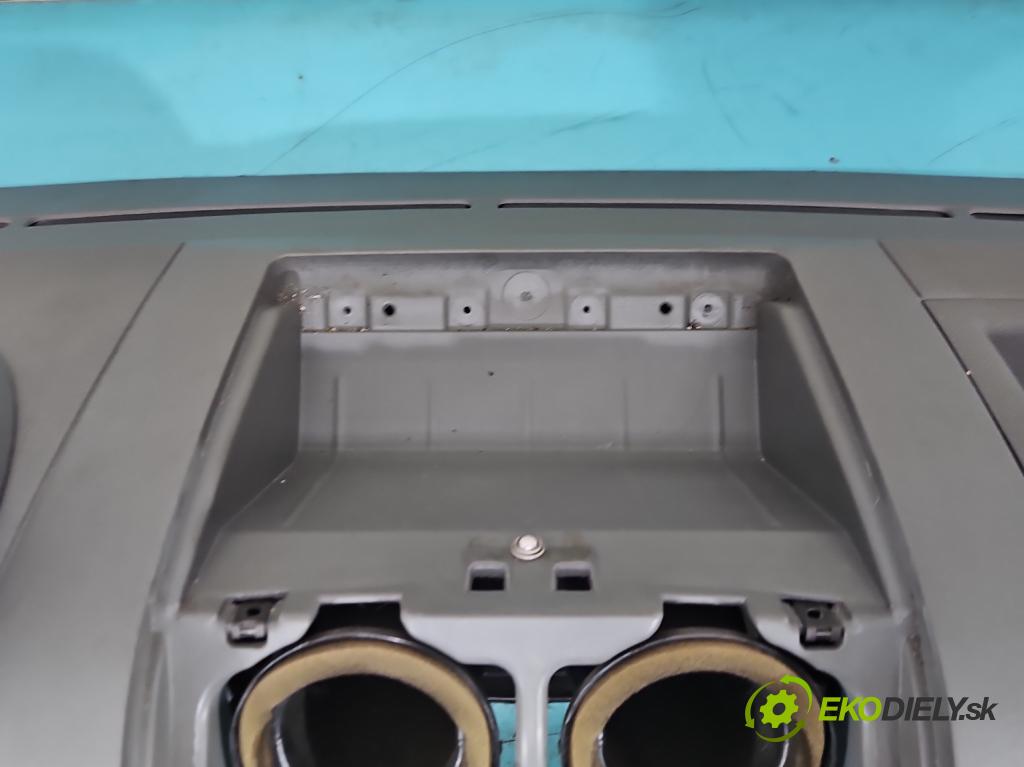 Ford Fusion 1.4 16V 80 HP manual 59 kW 1388 cm3 5- kokpit,pristrojová doska rozdeľovacia